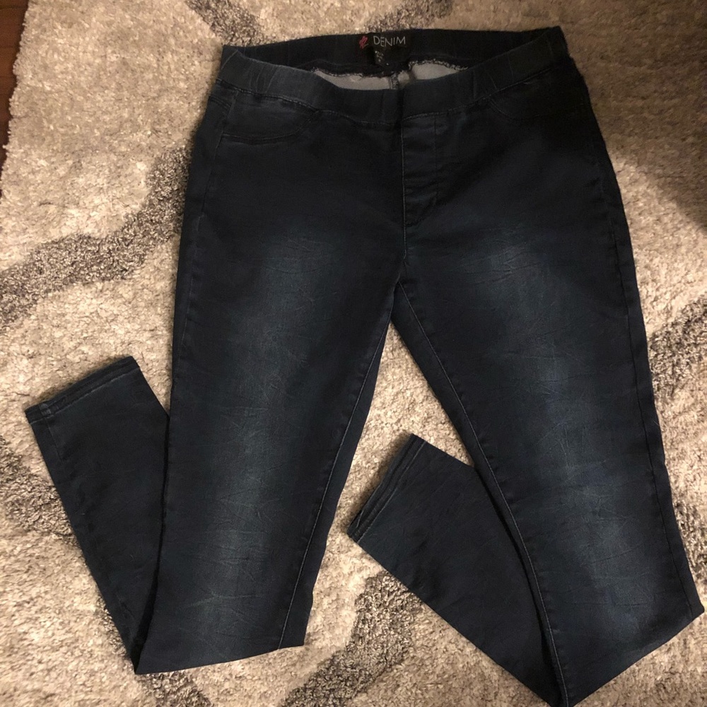 2B Bebe dark blue jegging.  Size M.